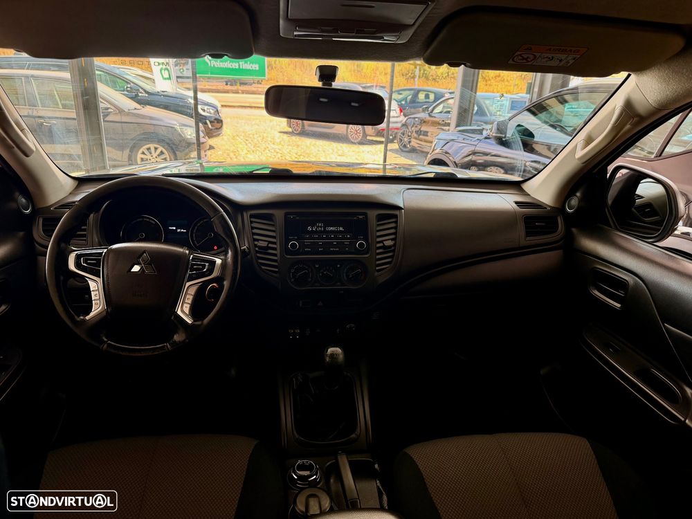 Mitsubishi L200 2.3 DI-D CD Invite Strakar Look 4WD - 11