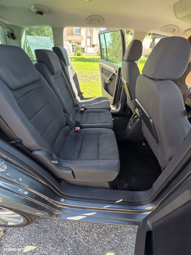 VW Touran 2.0 TDI Highline DSG 7L - 7