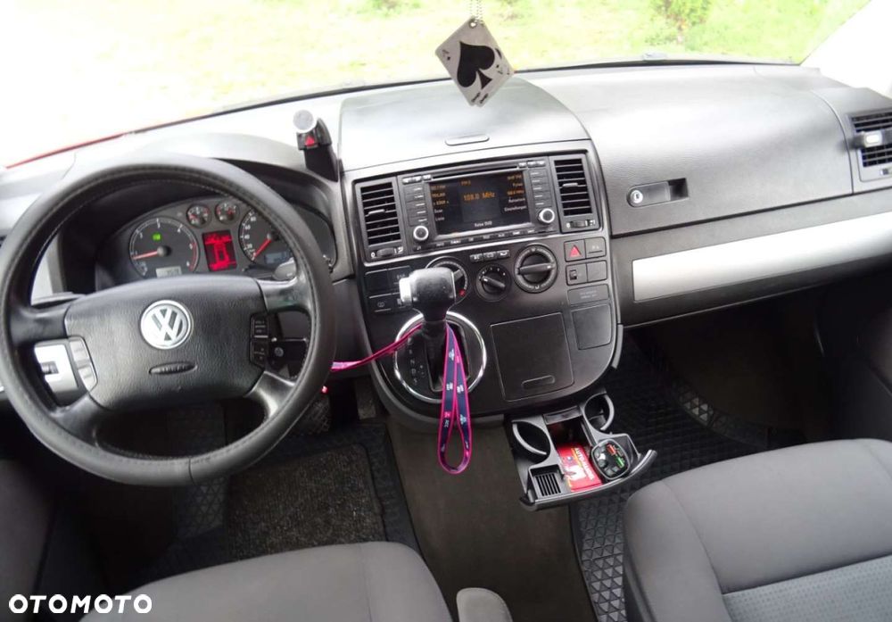 Volkswagen Multivan - 16