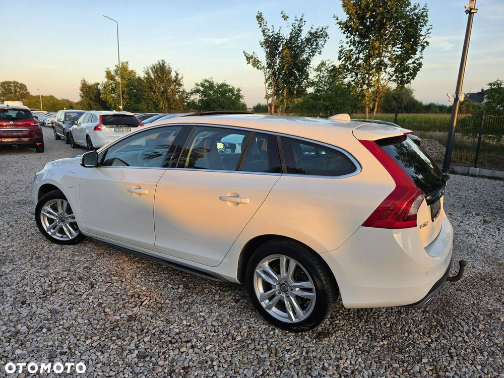 Volvo V60 D6 AWD Plug-in Hybrid Summum - 13