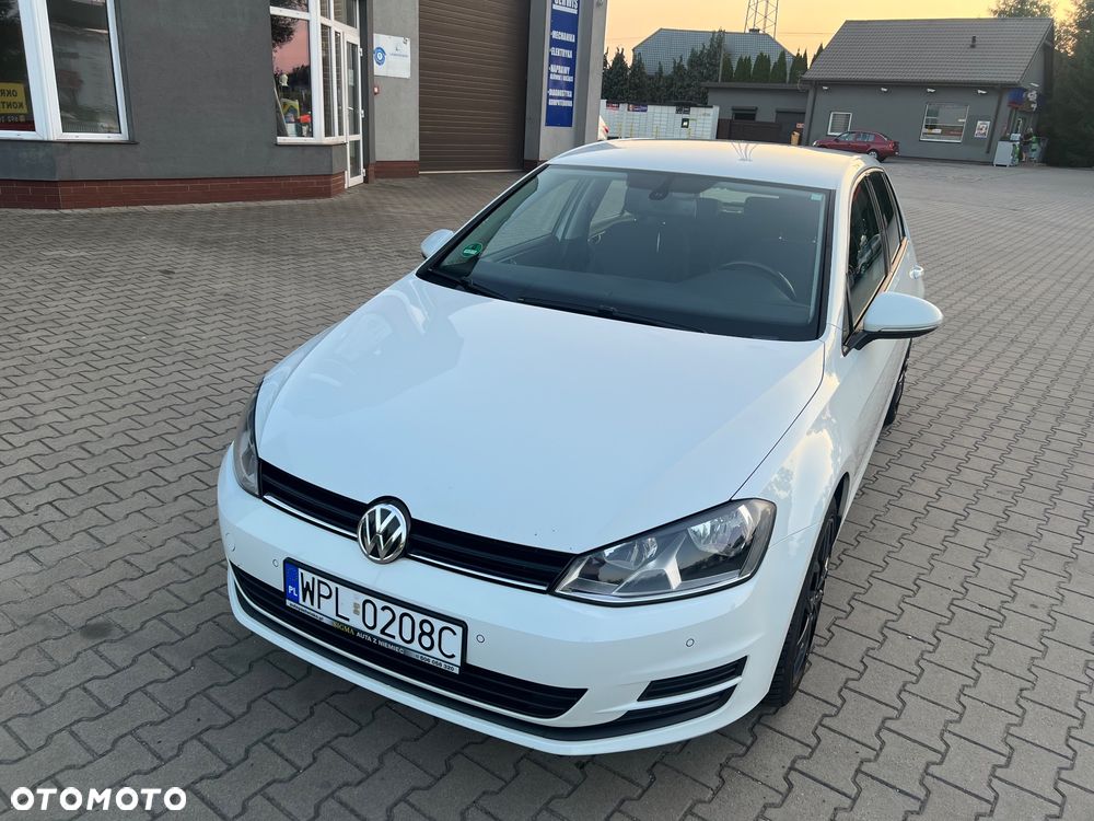Volkswagen Golf - 1