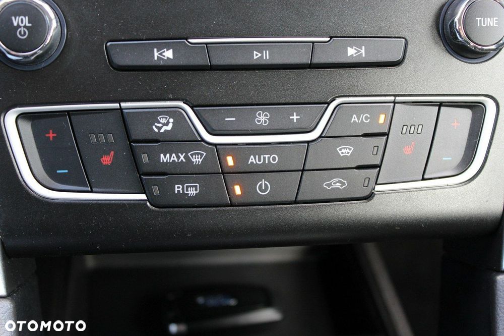 Ford Mondeo 2.0 Hybrid Trend - 17