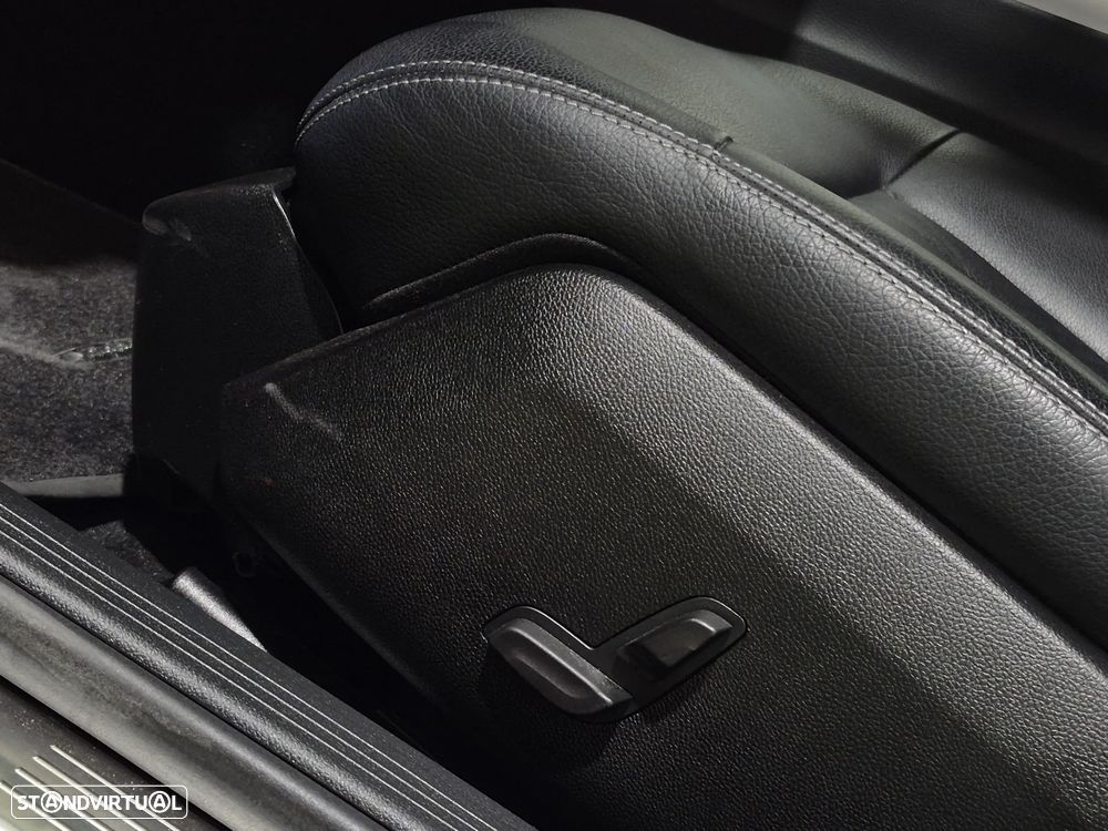 Mercedes-Benz E 300 Bluetec Hybrid Avantgarde - 31