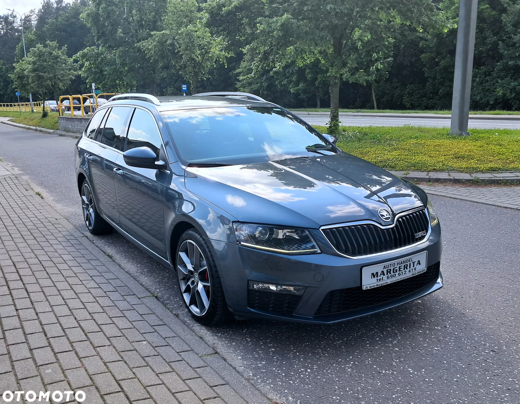 Skoda Octavia Combi 2.0 TDI DSG RS - 7