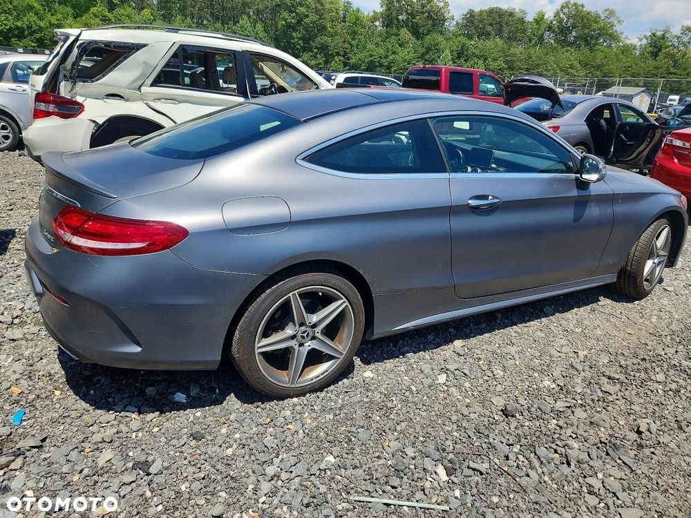 Mercedes-Benz Klasa C 300 9G-TRONIC AMG Line - 4