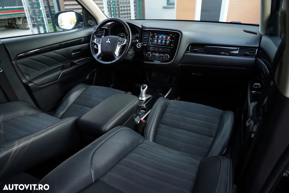 Mitsubishi Outlander 2.0 4WD Plus - 10