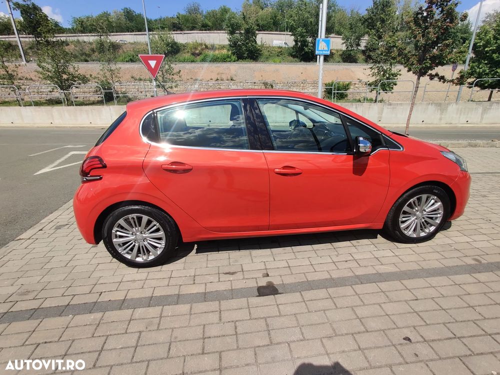 Peugeot 208 1.2 L PureTech Turbo STT Allure - 1