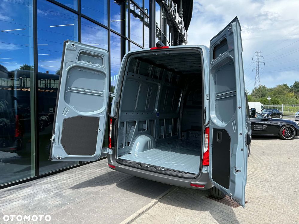Mercedes-Benz Sprinter - 8