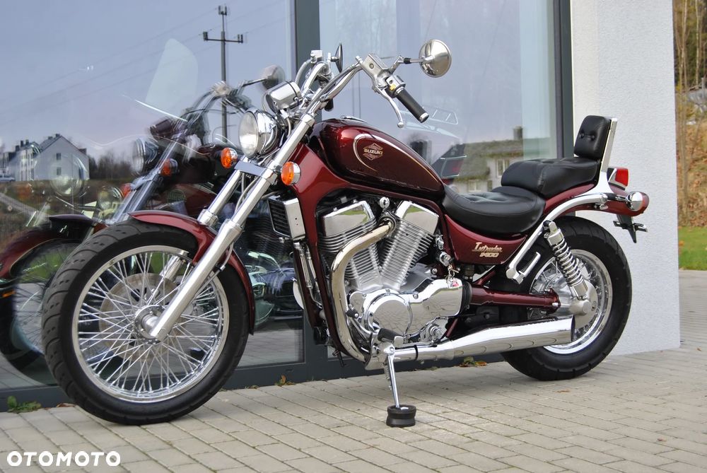 Suzuki Intruder - 4