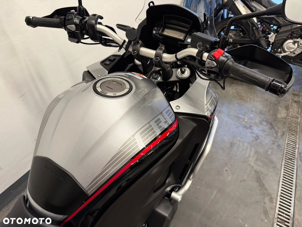 Honda VFR - 32