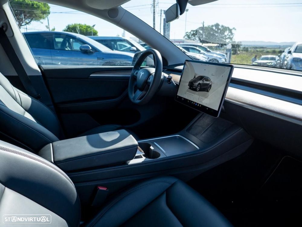 Tesla Model Y Standard - 18