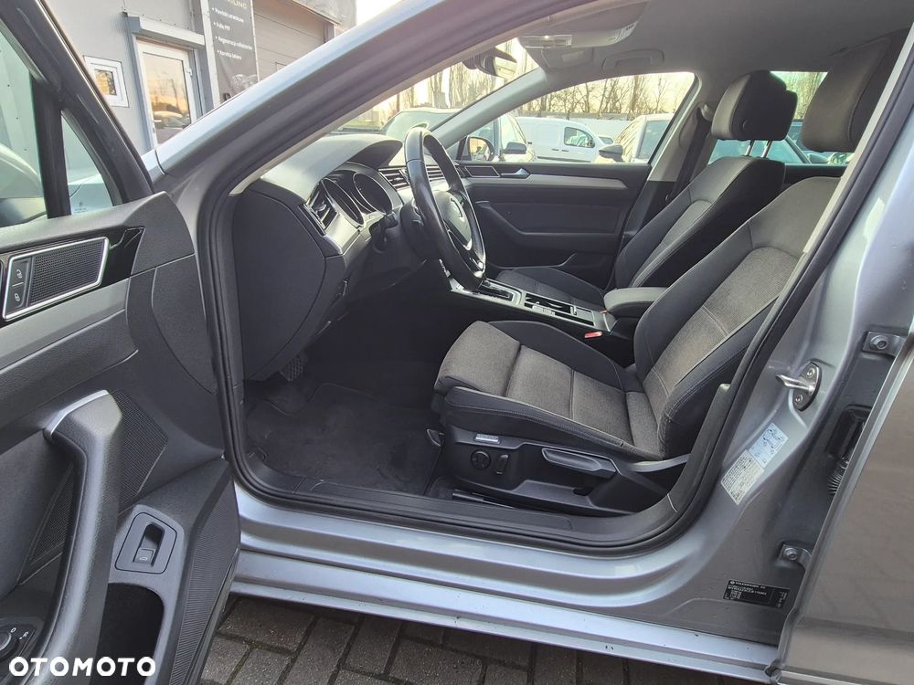 Volkswagen Passat - 23