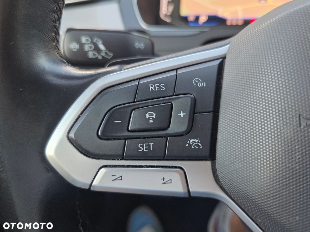 Volkswagen Passat - 19