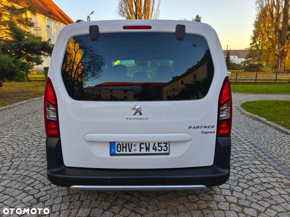 Ford Kuga 2.0 TDCi 4WD Titanium Plus - 4