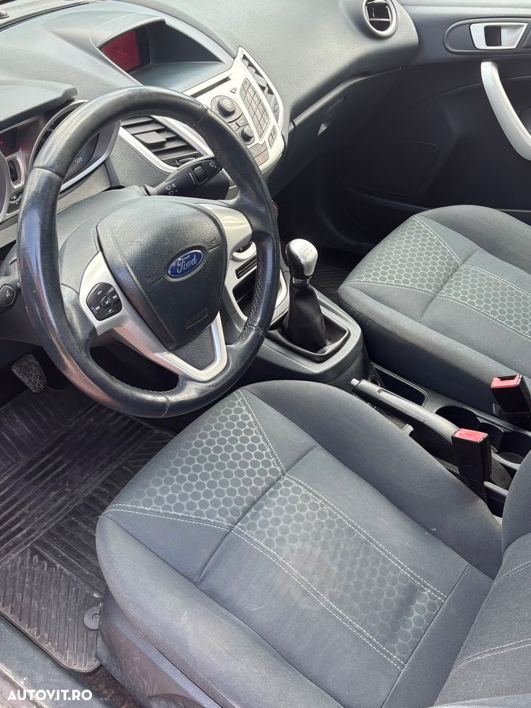 Ford Fiesta - 7