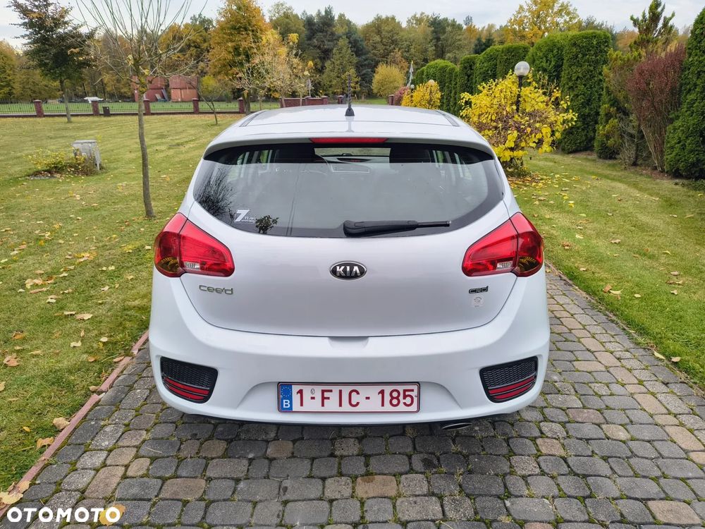 Kia Ceed 1.4 CRDi 90 Vision - 26