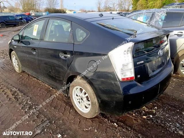 Dezmembrez Toyota Prius 3 - 4