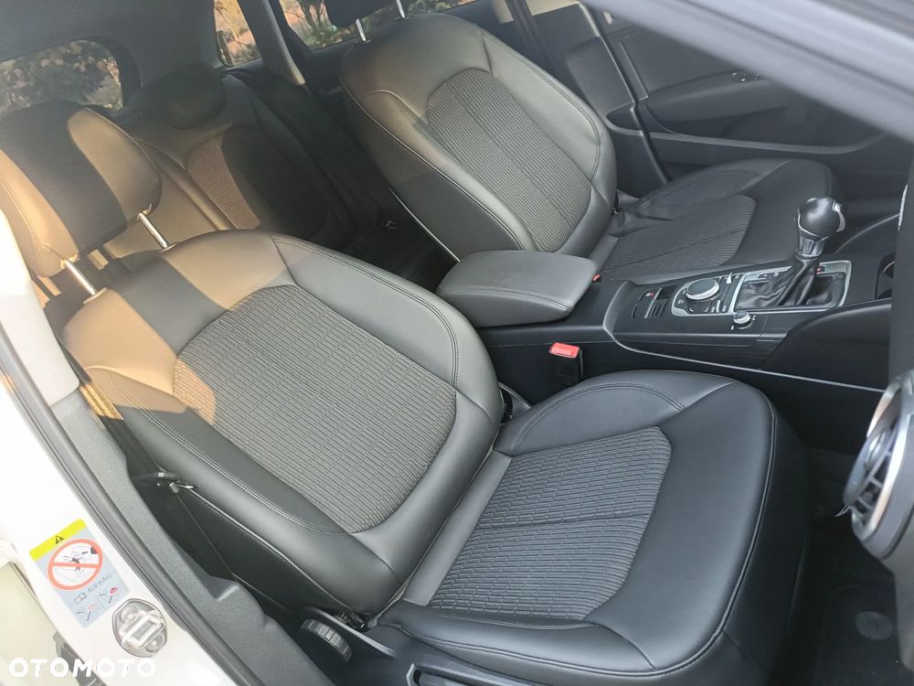 Audi A3 Sportback 1.8 TFSI Quattro Ambiente S tronic - 22