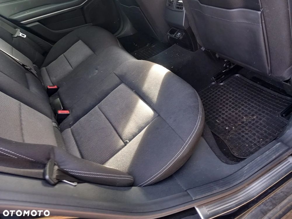 Mercedes-Benz Klasa E - 8