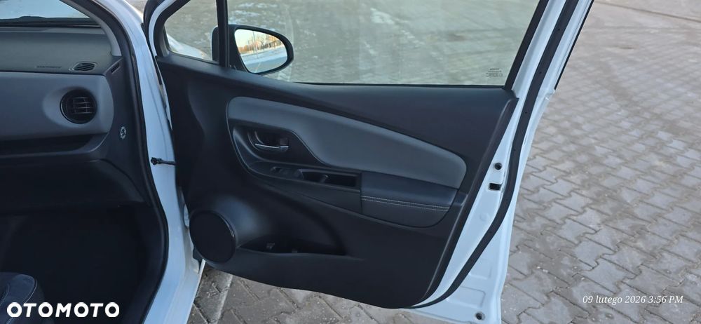 Toyota Yaris 1.5 VVT-i Lounge - 19