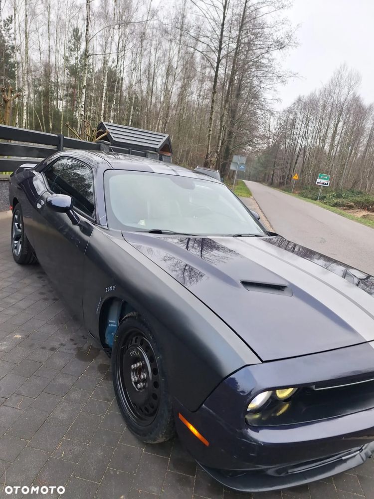 Dodge Challenger - 8