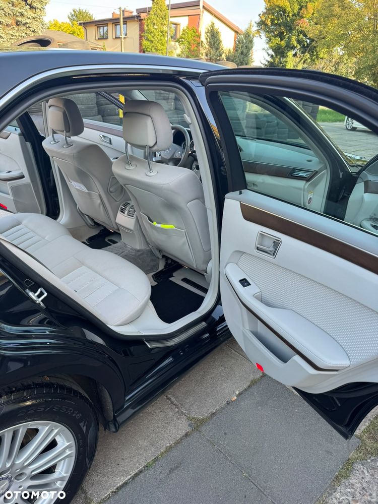 Mercedes-Benz Klasa E 300 CDI BlueEff Elegance - 4