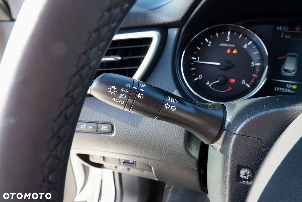 Nissan Qashqai 1.5 dCi N-Connecta - 14