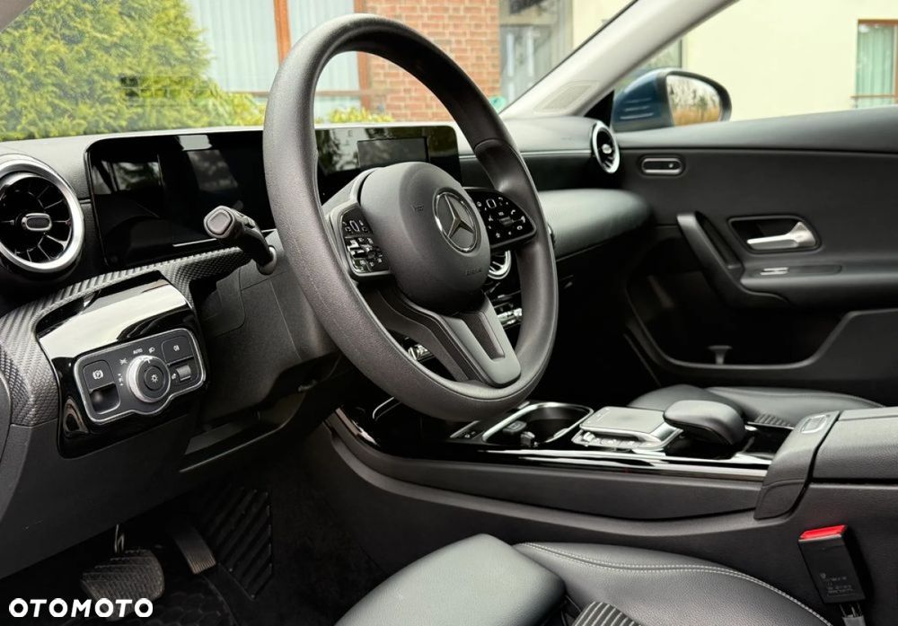 Mercedes-Benz CLA 250 e 8G-DCT Special Edition - 31