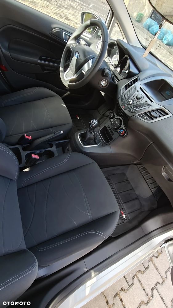 Ford Fiesta 1.5 TDCi Ambiente - 20