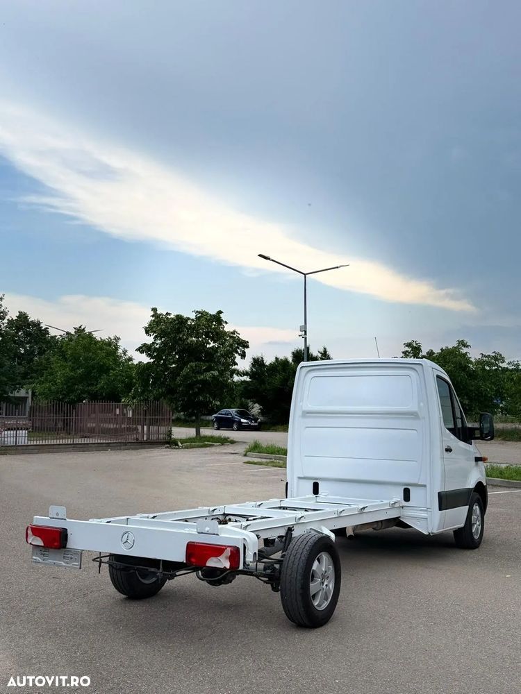 Mercedes-Benz Sprinter - 16