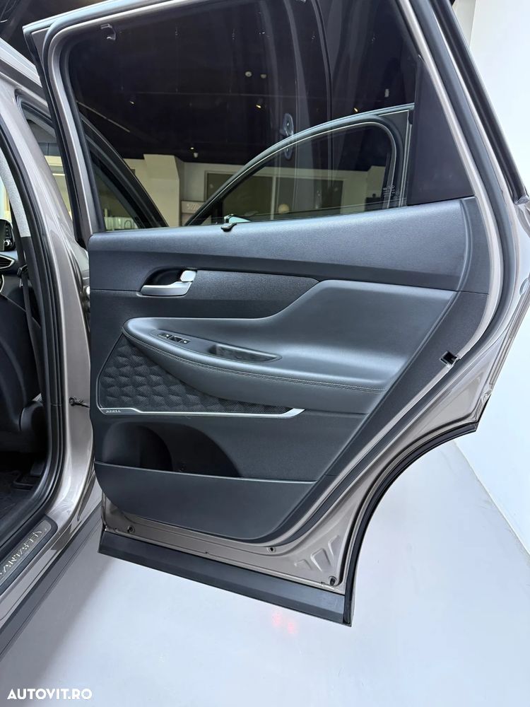 Hyundai Santa Fe 2.2 CRDi 4WD 8AT Luxury - 9