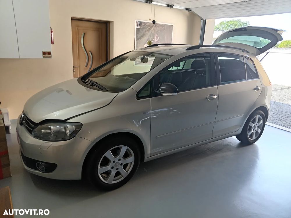 Volkswagen Golf - 1