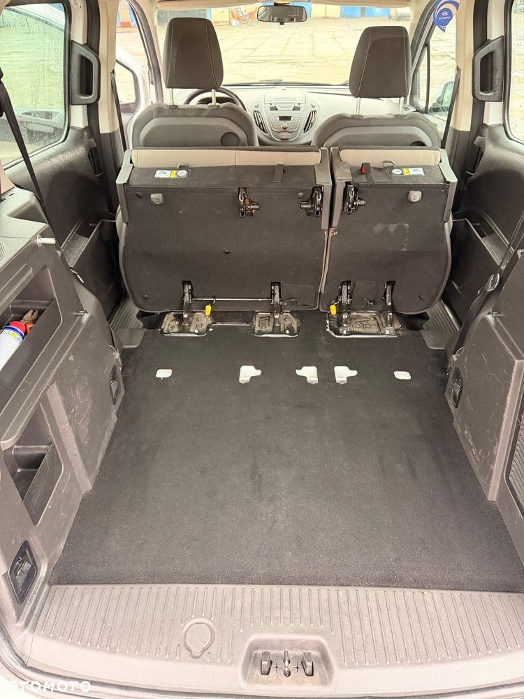 Ford Tourneo Courier - 14
