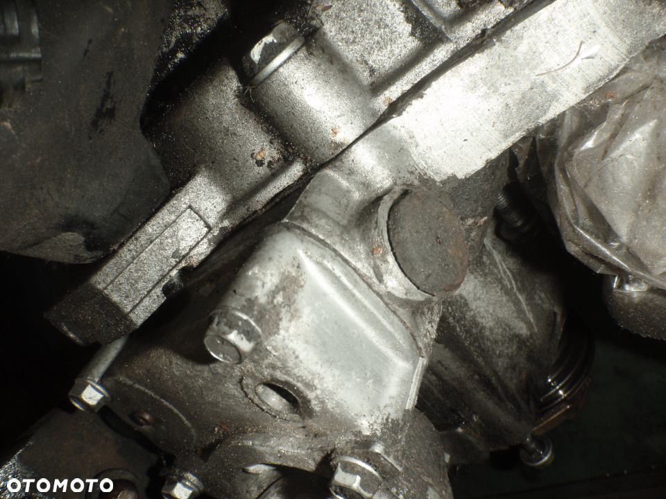 obudowa korpus dzwon skrzynia biegów seicento punto panda grande evo 500 punto fiorino seicento uno cinqecento 900 1.1 - 7