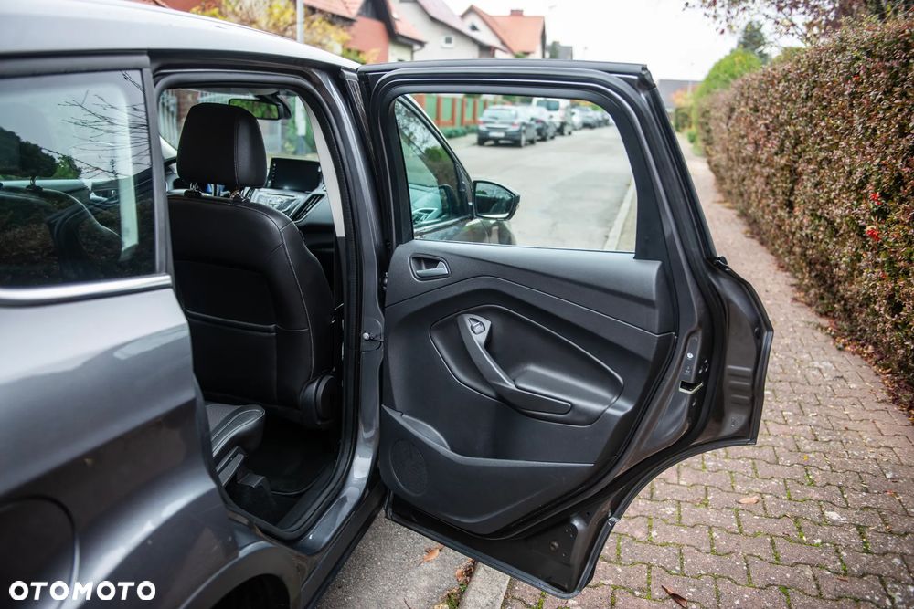 Ford Kuga 2.0 TDCi 4x4 Titanium - 24