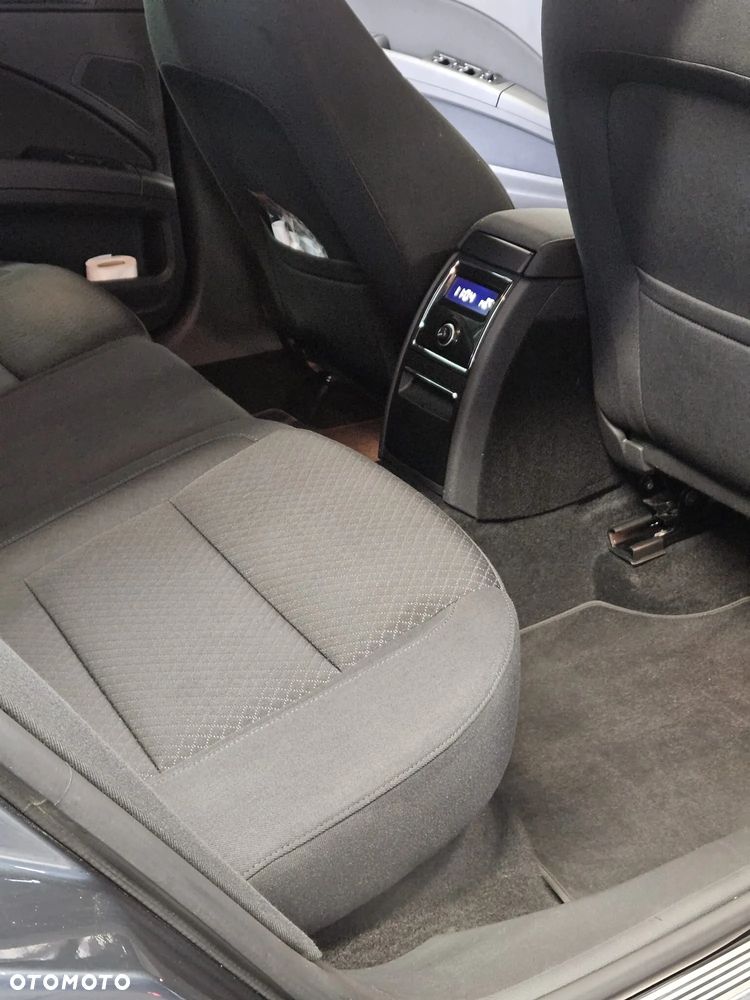 Skoda Superb 2.0 TDI Elegance DSG - 7