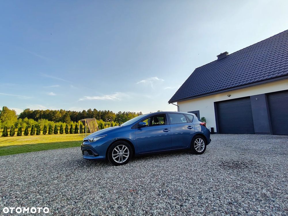 Toyota Auris 1.33 Dual-VVT-i - 23