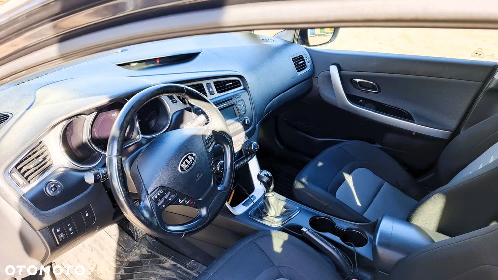Kia Ceed - 10