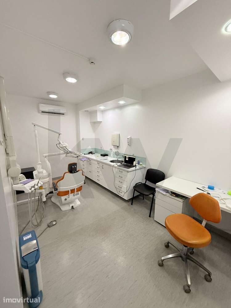 Trespasse de Clínica dentária na Vila de Oeiras perto da Estação - Grande imagem: 2/16
