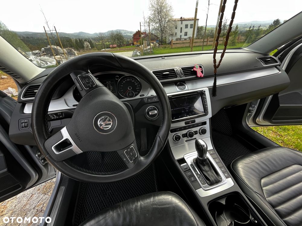 Volkswagen Passat 2.0 TDI DSG BlueMotion Technology Comfortline - 8