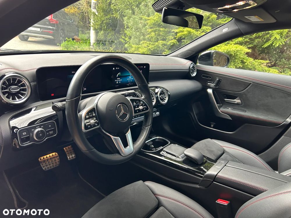 Mercedes-Benz CLA 250 4Matic 7G-DCT AMG Line - 11