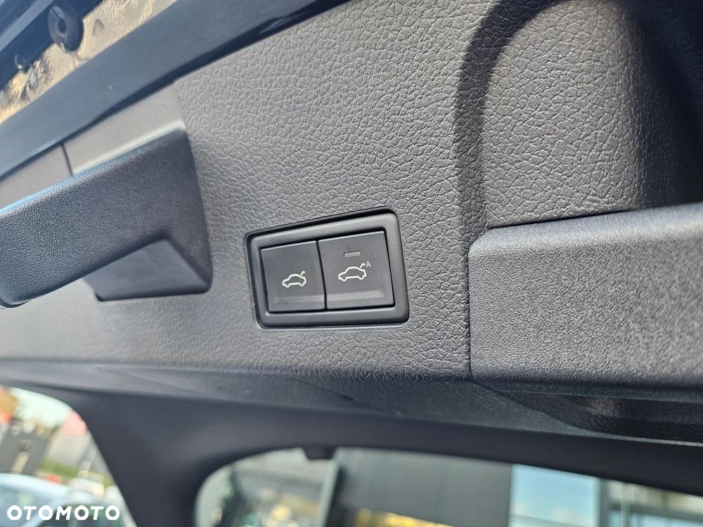 Volkswagen Arteon 2.0 TDI SCR R-Line DSG - 16