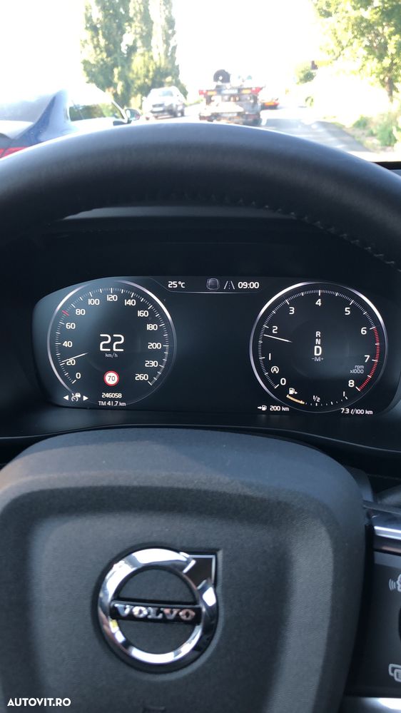 VOLVO XC40 2021 — imagine 38
