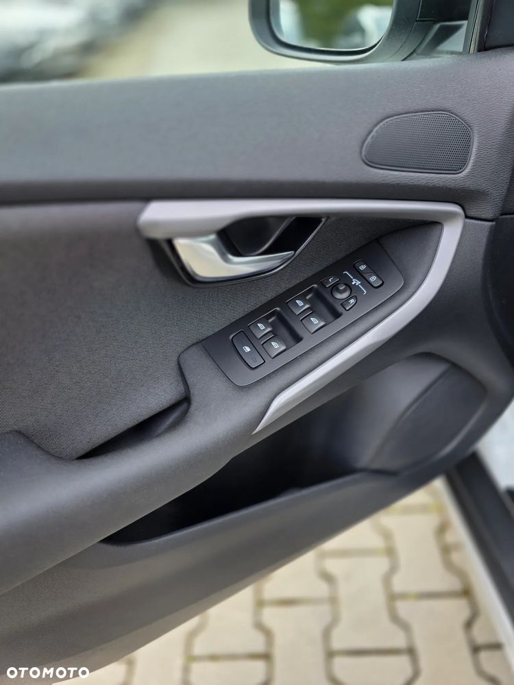 Volvo V40 D2 Drive-E Summum - 26