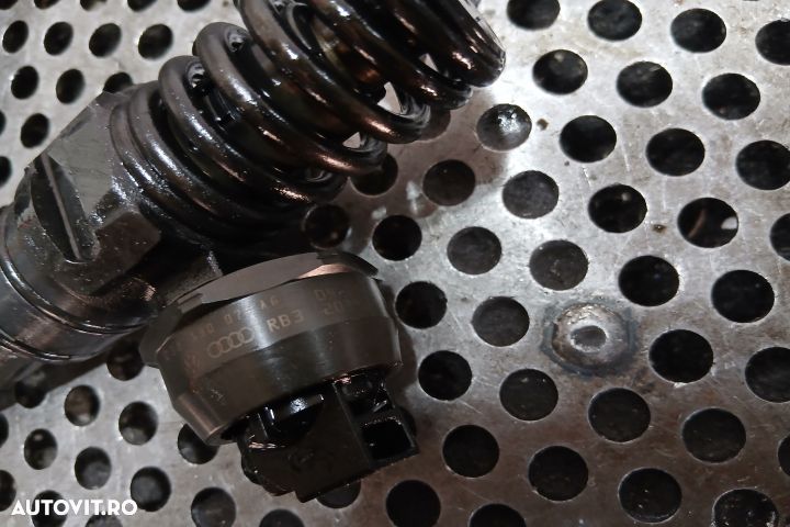 Injector motorina 038130073AG SET 038130073AG Volkswagen VW Touran 1 - 5