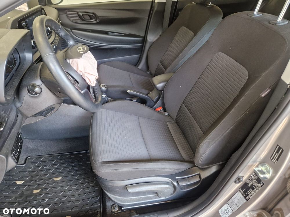 Hyundai i20 1.2 Modern - 12
