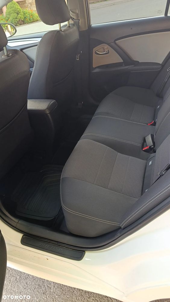 Toyota Avensis 2.0 D-4D Prestige - 4