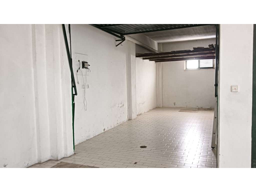 Garagem Fechada em Alverca do Ribatejo - Grande imagem: 2/8