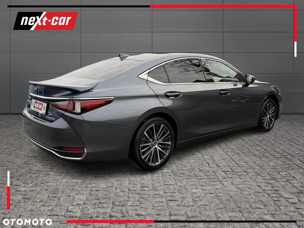 Lexus ES 300h Business Edition - 5