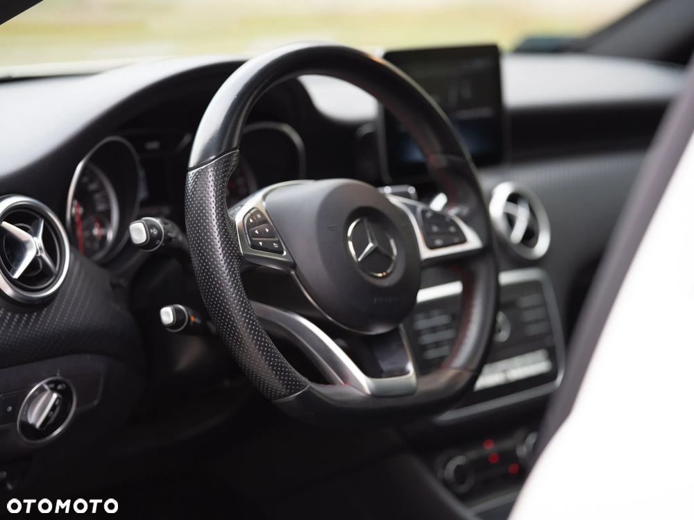 Mercedes-Benz Klasa A 180 7G-DCT AMG Line - 6